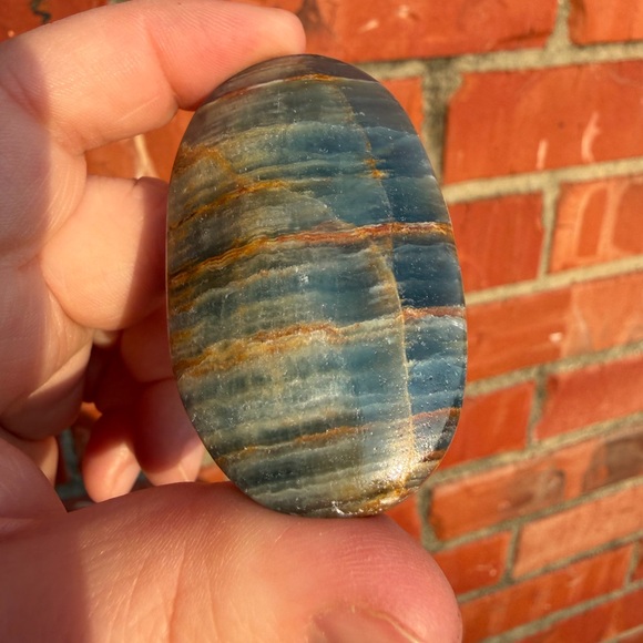 Blue onyx Palm Stone - Picture 2 of 6